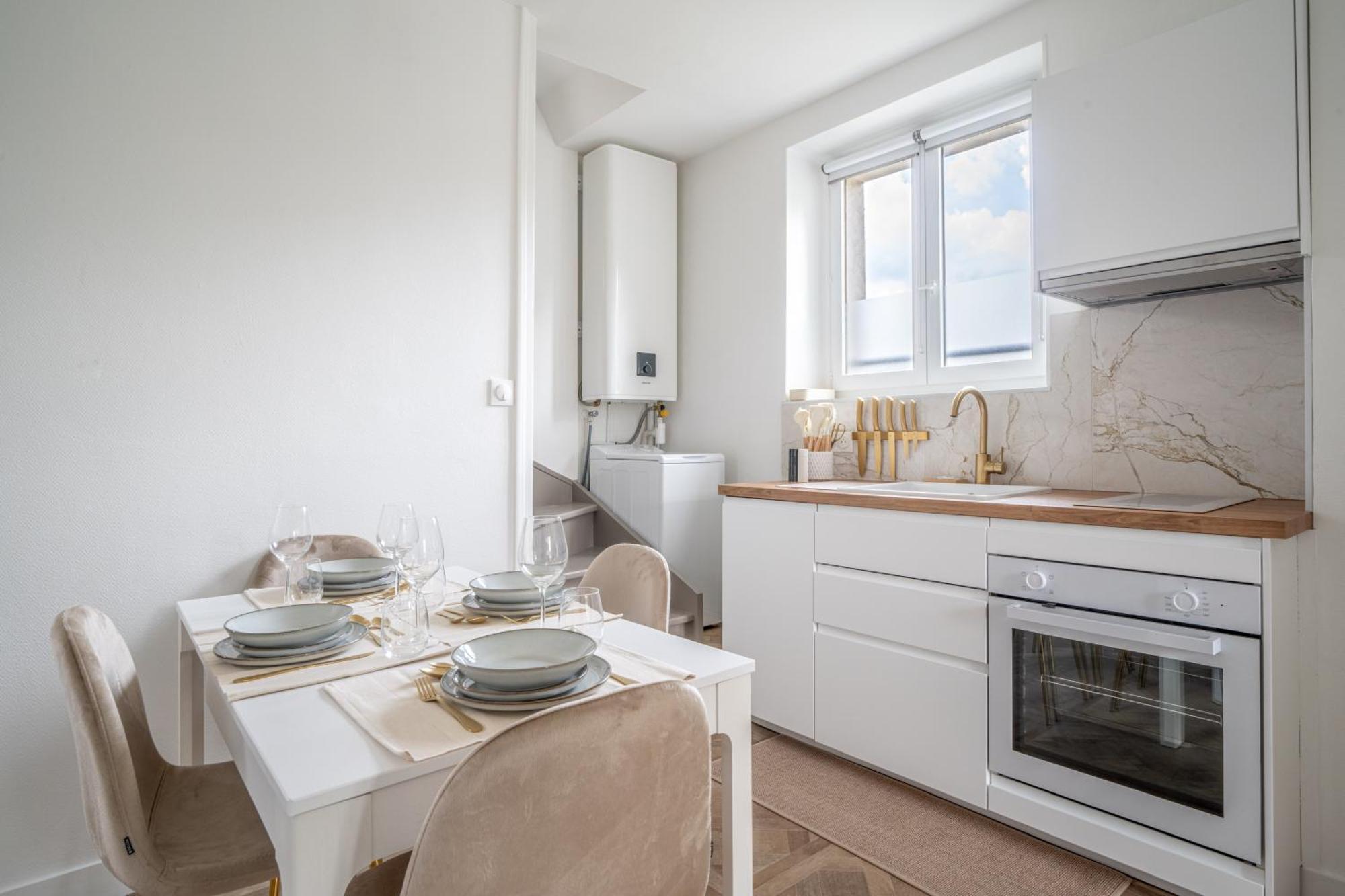 La Versaillaise Bucolique - Stationnement Privatif - Proche Gare Chantiers Apartment